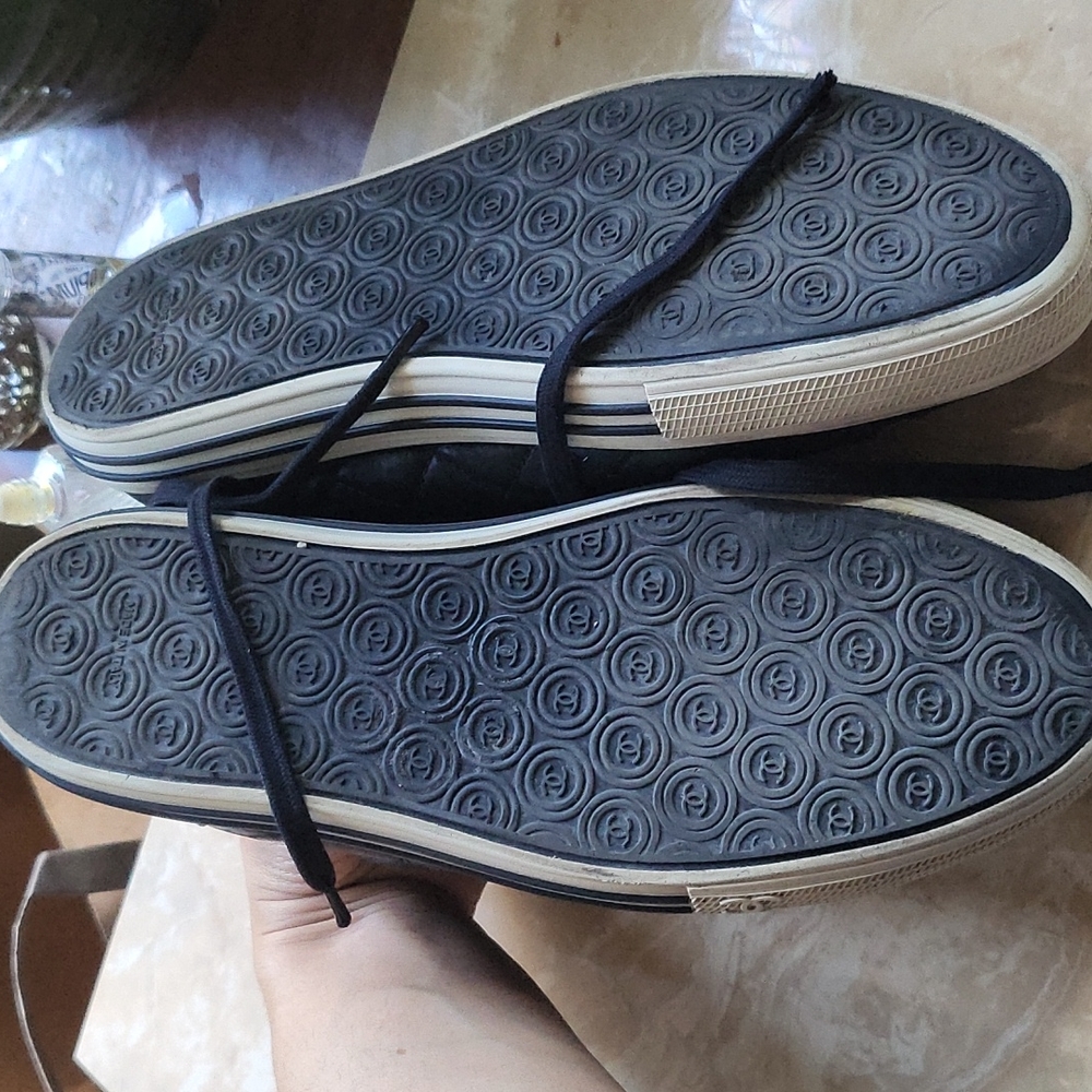 Chanel black quilted leather cc low top sneakers - Picture 7 of 8